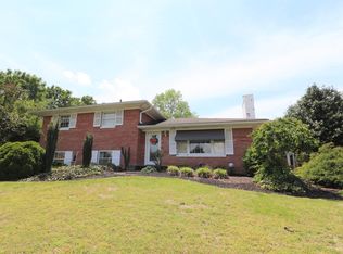 6700 Fernhaven Rd, Louisville, KY 40228