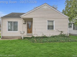 24301 Stanford St, Dearborn Heights, MI