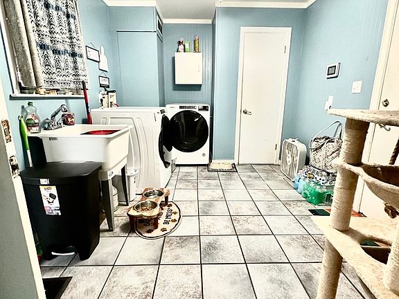 5th image of 522 Midland Dr