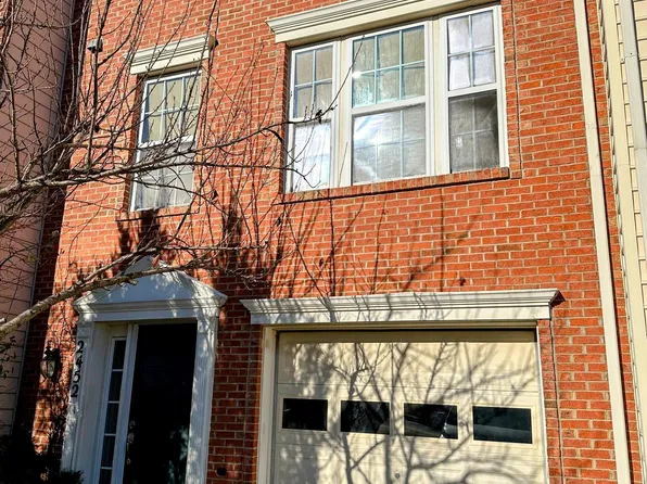 2452 Epstein Ct, Brookeville, MD 20833