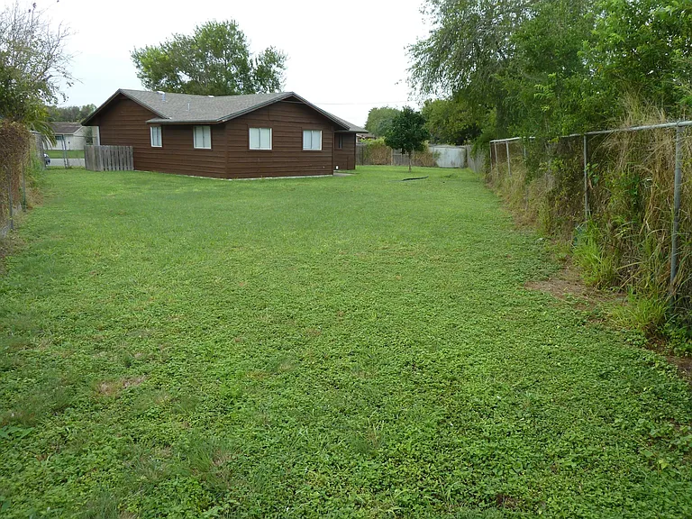 6422 Vincent Dr — Photo 16