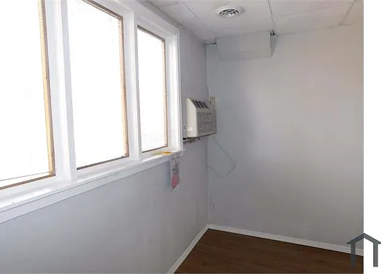 Studio, 550 sqft, $650 — Photo 4