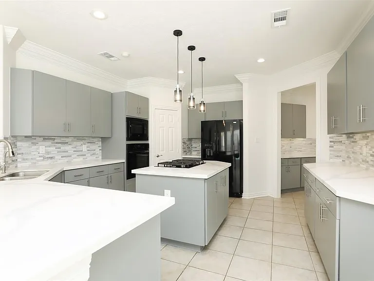 1715 Cottage Landing Ln — Photo 16