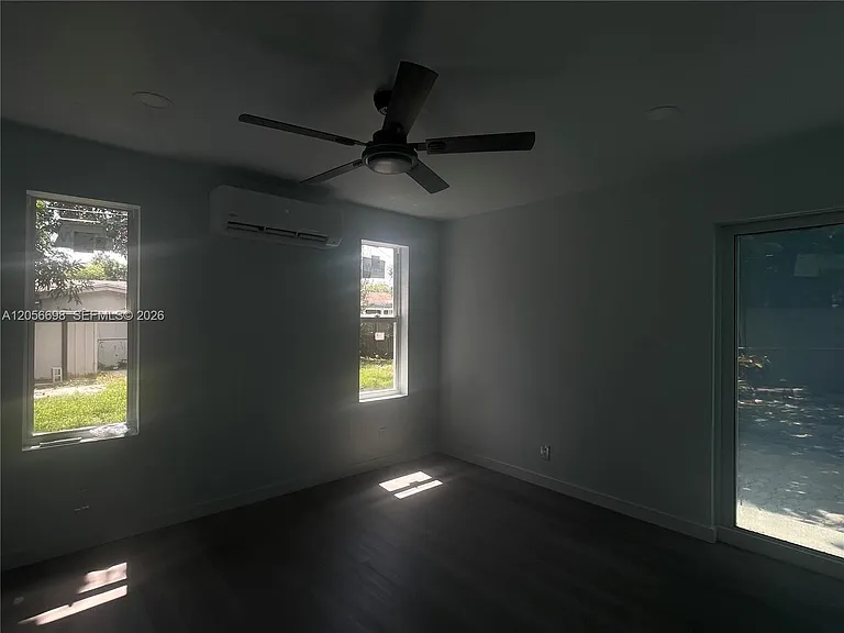 1420 NE 1st Ave — Photo 19