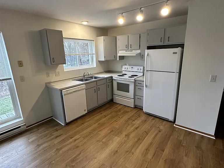 110 Pine Tree Rd #B — Photo 4