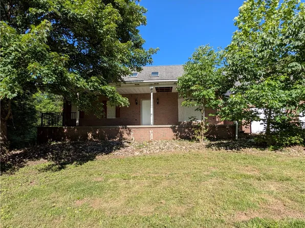 127 Clearview Dr, Ruffs Dale, PA 15679