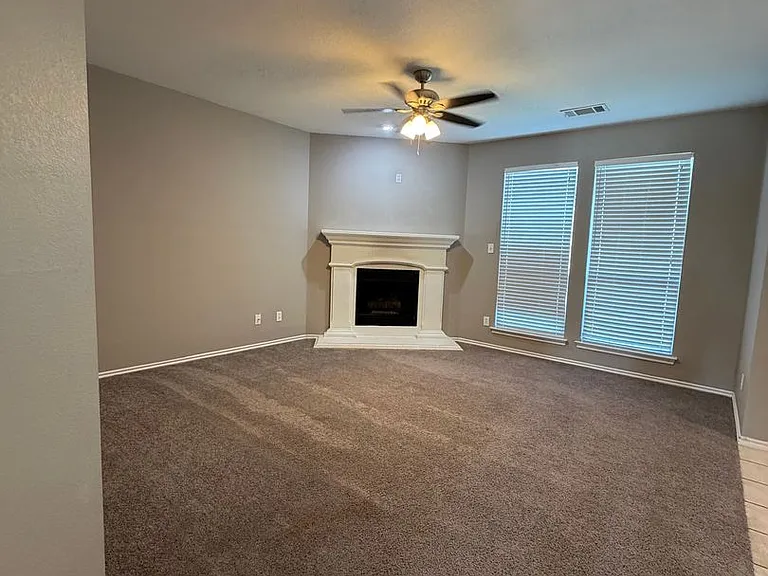 9524 Navarro St — Photo 15