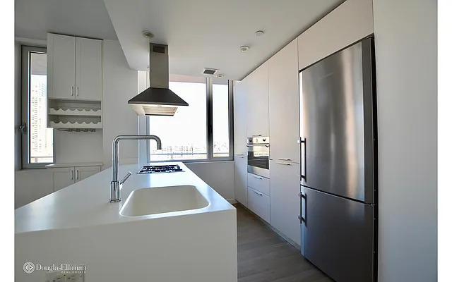 Rented by Douglas Elliman | media 29