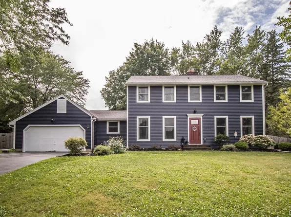 4885 Lynnbrook Cir, Syracuse, NY 13215