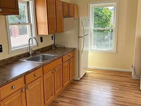 2nd image of 11 Stanley Ave #2
