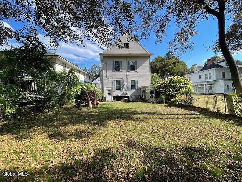 5th image of 12 Hawthorne Avenue