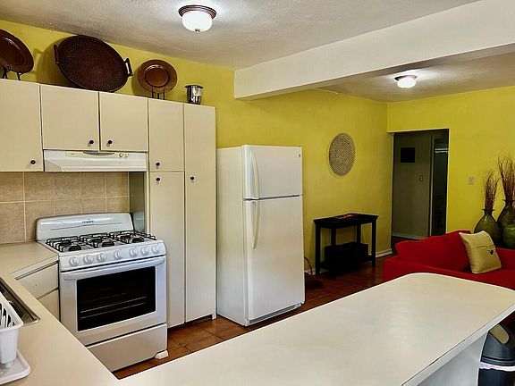 2nd image of 274 La Grande Prince Cir