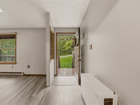 5th image of 275 Aspen Mountain Dr