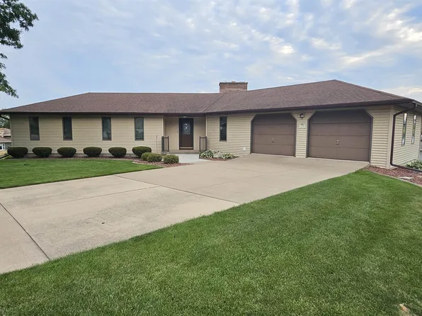 445 Arbor Oaks Ln, Lancaster, WI 53813