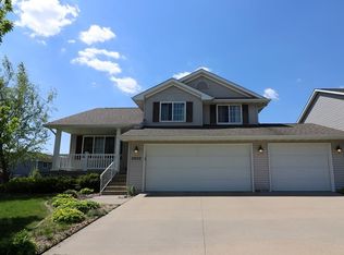 3602 Brook Run Dr, Des Moines, IA 50317
