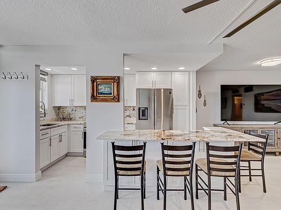 3rd image of 104 Paradise Harbour Boulevard #312