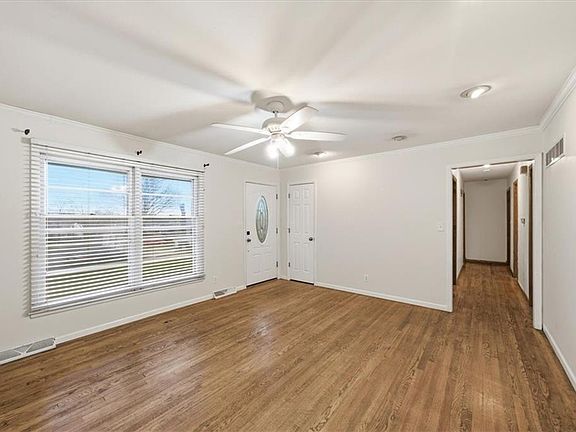 4th image of 9400 Hadley St