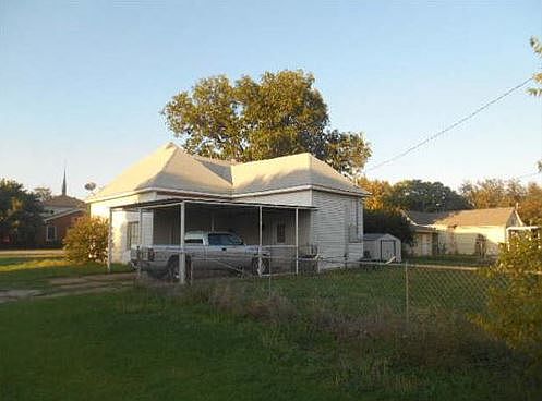 2nd image of 111 W Jefferson Ave