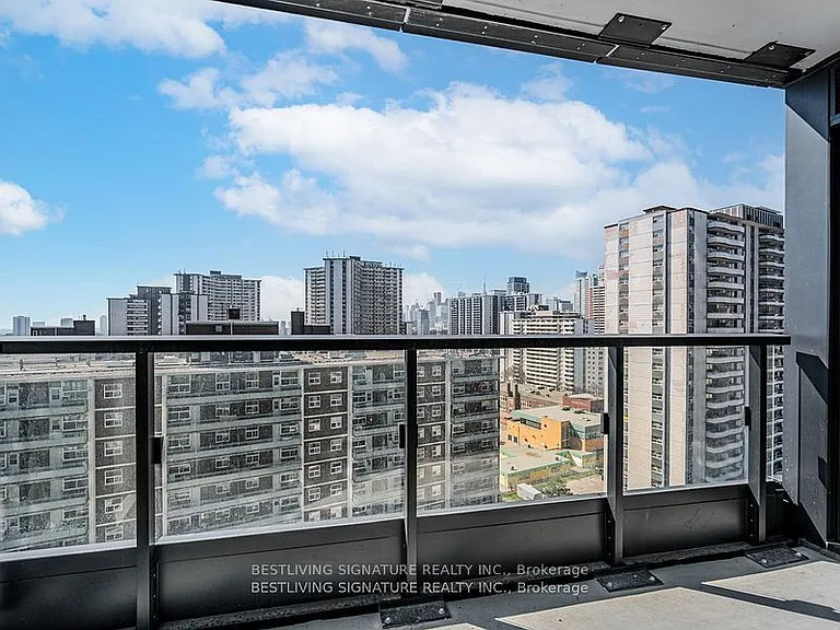 585 Bloor St E #1521 — Photo 26