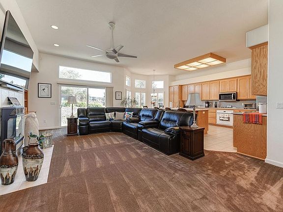 4th image of 531 Live Oak Ct