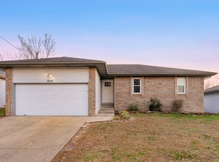 1018 E Snider St, Springfield, MO 65803