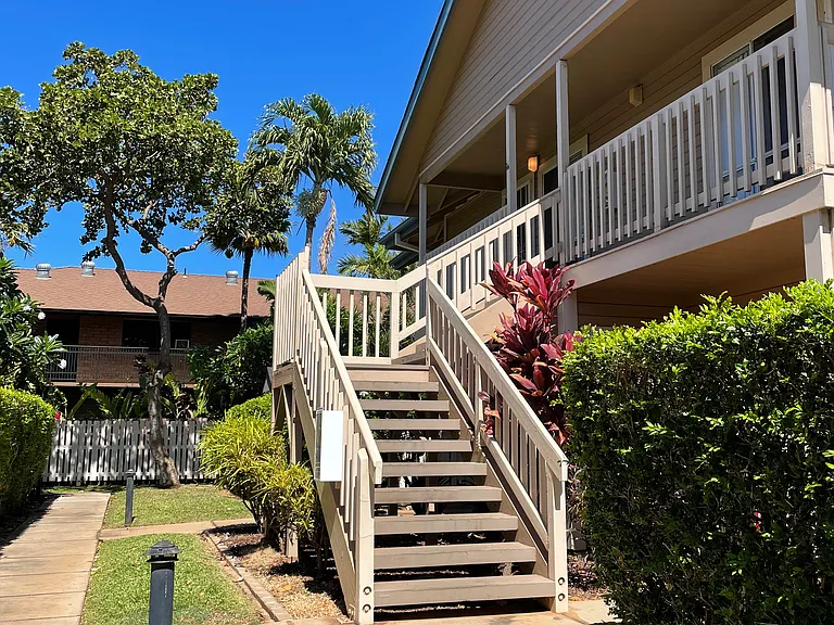 480 Kenolio Rd — Photo 1