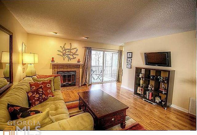 1st image of 38 Arbor End SE
