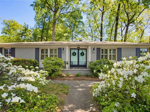 2708 Courtney Ln, Greensboro, NC 27408