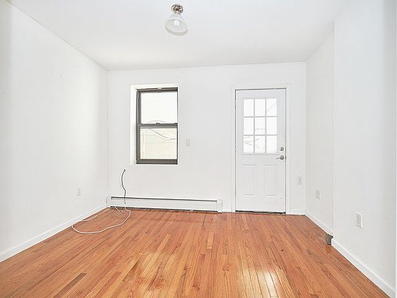 4th image of 109 Madison St APT 22