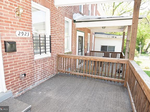 Exterior - Front Porch