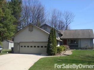 10100 Council Oak Dr, Traverse City, MI 49686