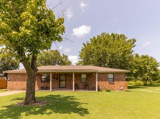 621 5th St, Earle, AR 72331