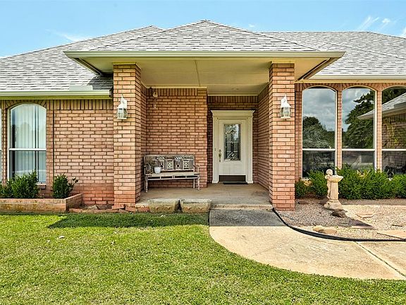 3rd image of 3112 Pelican Way