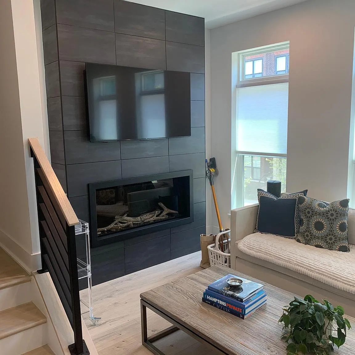 3 bed, 3.5 bath, 1690 sqft, $5,495 — Photo 4
