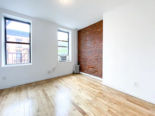 Rented by City Connections Realty | media 7