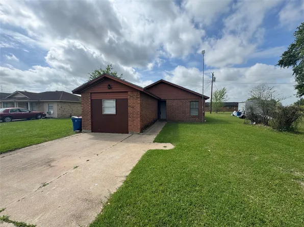 733 Pine Ave, Prairie View, TX 77445