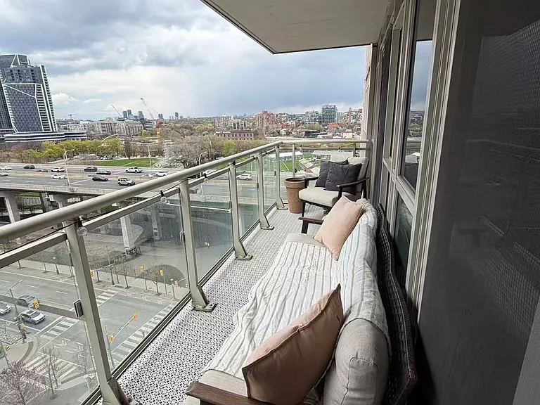 35 Bastion St #1716 — Photo 16