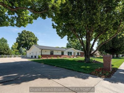 706 Grand Ave, Grand Island, NE, 68801