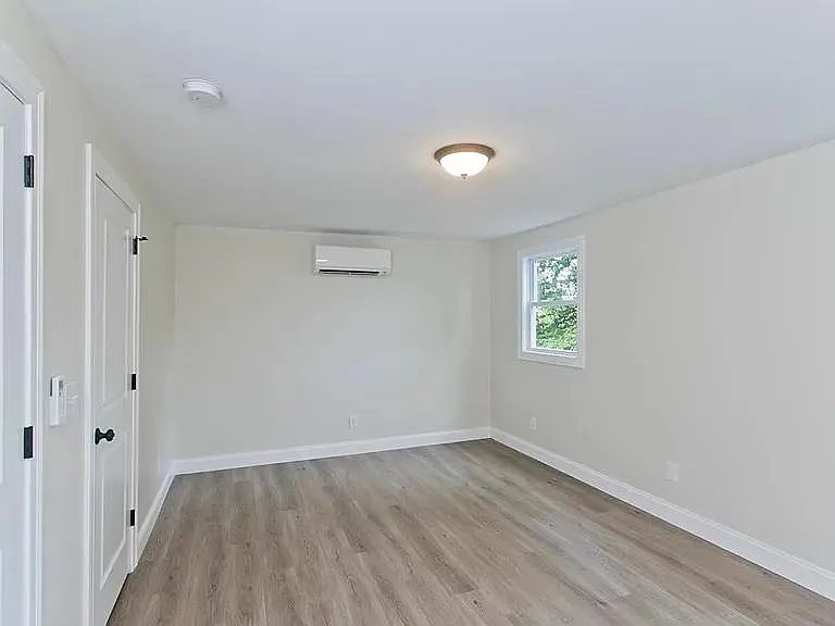 34 Mooreland St — Photo 21