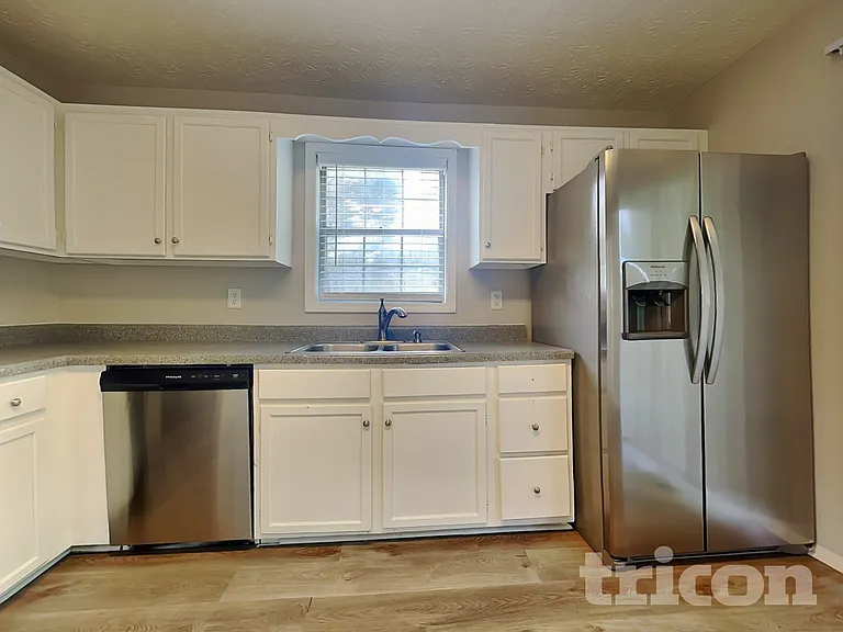 1110 Karastan Ct SW — Photo 4