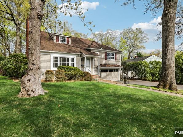 529 Ardmore Rd, Ho Ho Kus, NJ 07423