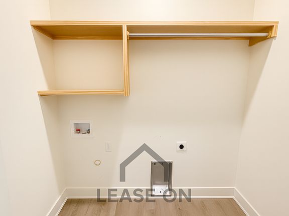 3rd image of 5204 S Chase Cir