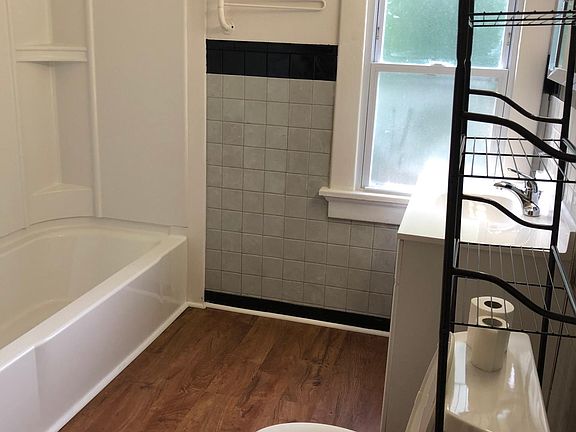 4th image of 601 Watervliet Ave APT 601B