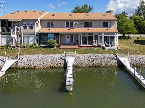 6280 N Harris Harbor Dr, Oak Harbor, OH 43449