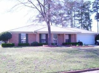 4 Autumn Cir, Wake Village, TX 75501