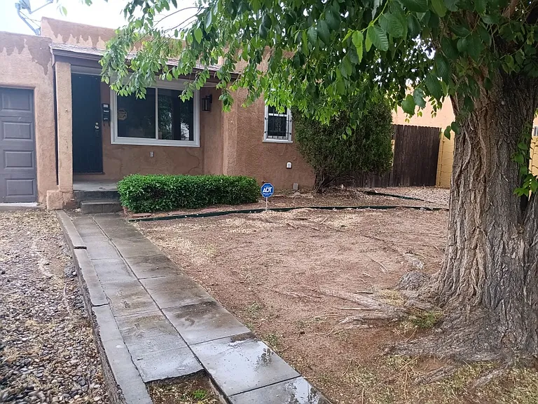 230 Espanola St NE — Photo 1