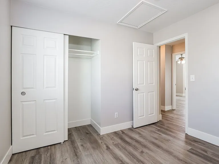 990 E Diana Hills Way — Photo 14