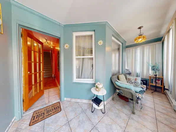 1563 East 46th Street image 2 of 19