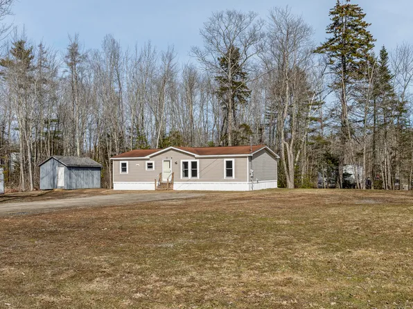 32 Boggs Farm Lane, Warren, ME 04864