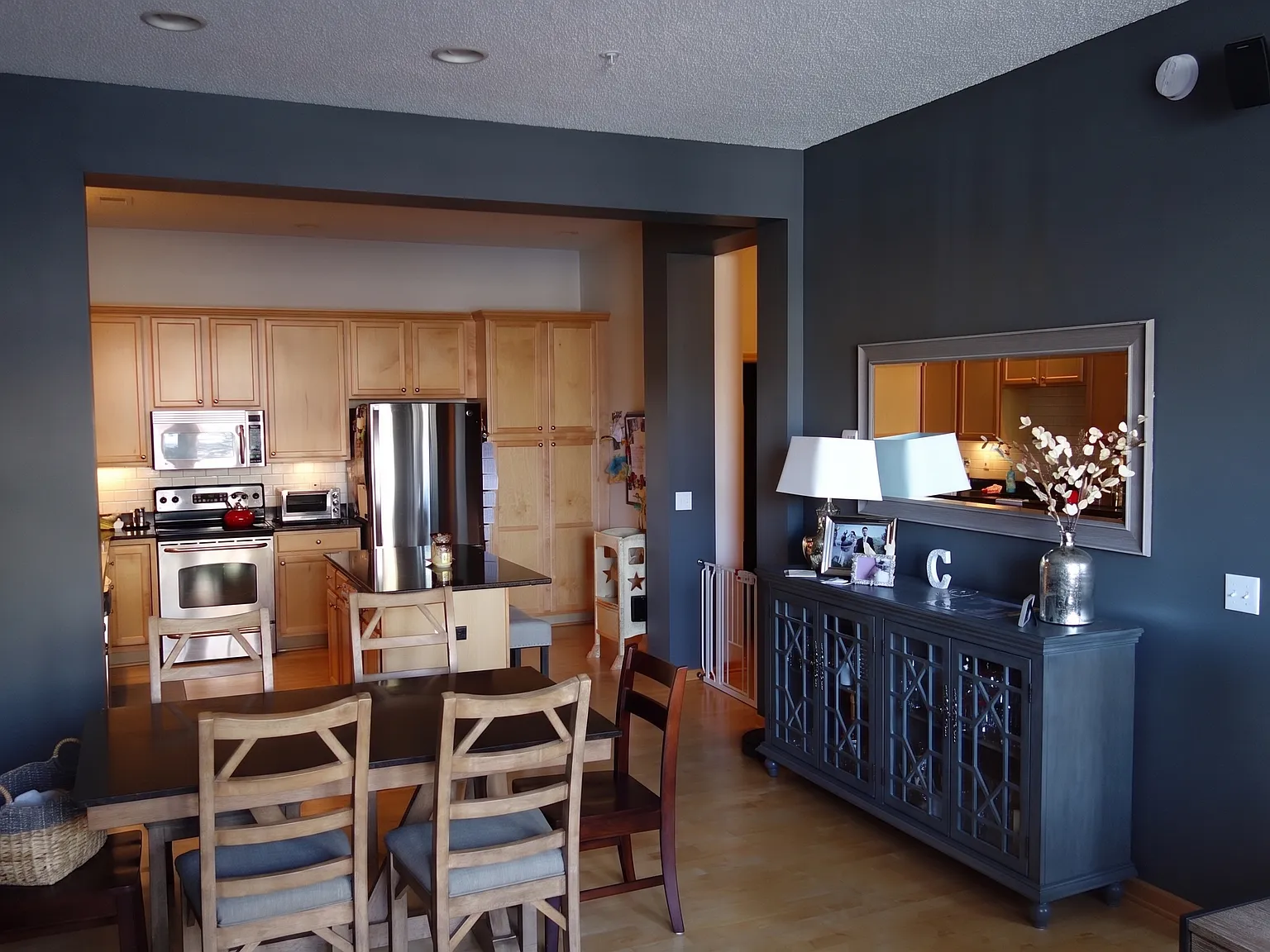 2 bed, 1.5 bath, 1580 sqft, $2,600 — Photo 2